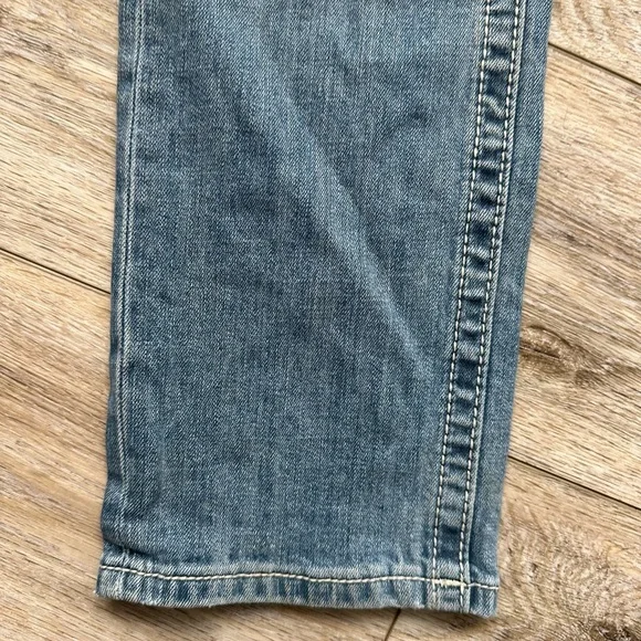 Miss Me Mid Rise Easy Straight Distressed Jeans Size 32 - Picture 4 of 11